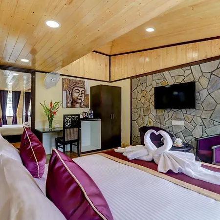 Sumitel Hotel 500 Meters From Mall Road Darjeeling  Exterior photo