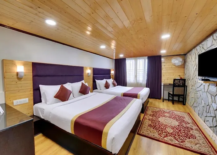 Sumitel Hotel 500 Meters From Mall Road