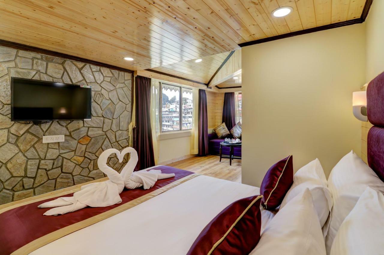 Hotel Sumitel 500 Meters From Mall Road 4*