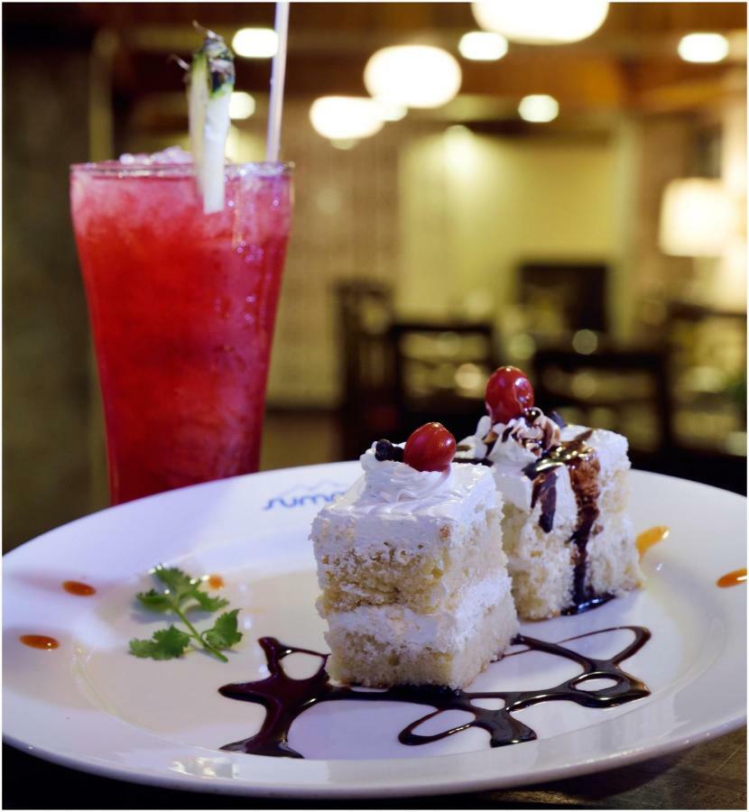 Hotel Sumitel 500 Meters From Mall Road 4*